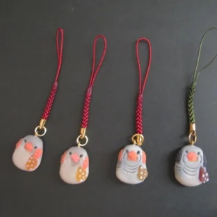 【オーダー】キンカチョウの根付【和菓子風】