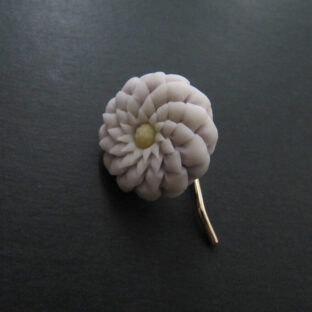 はさみ菊のポニーフック紫