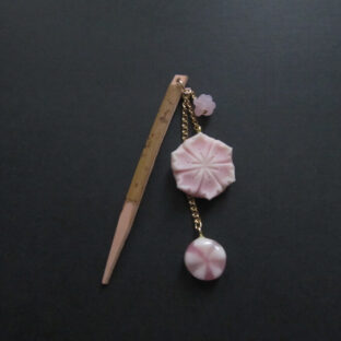 桃と飴の帯飾り