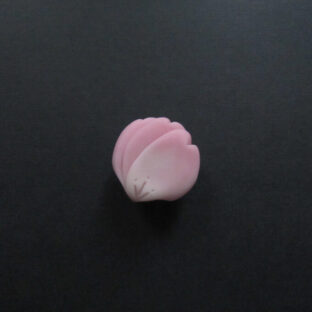 桜花弁の帯留め