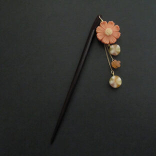 コスモスと飴の漆簪オレンジ